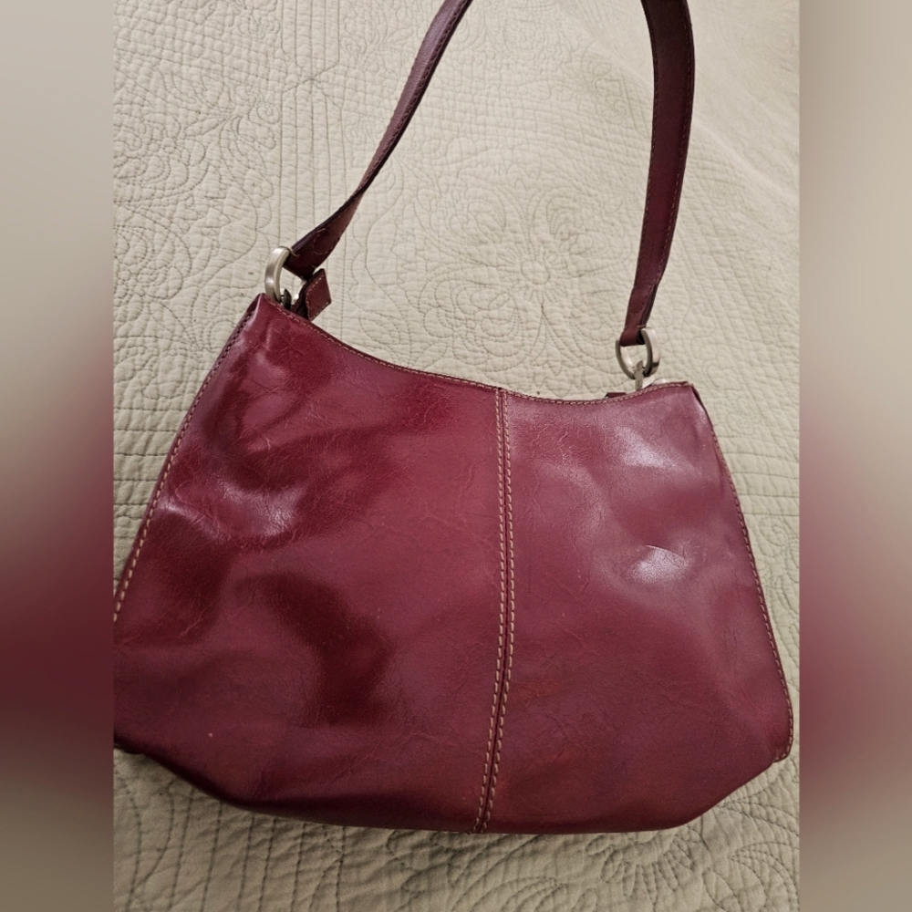 Elegant Burgundy Leather Shoulder Bag